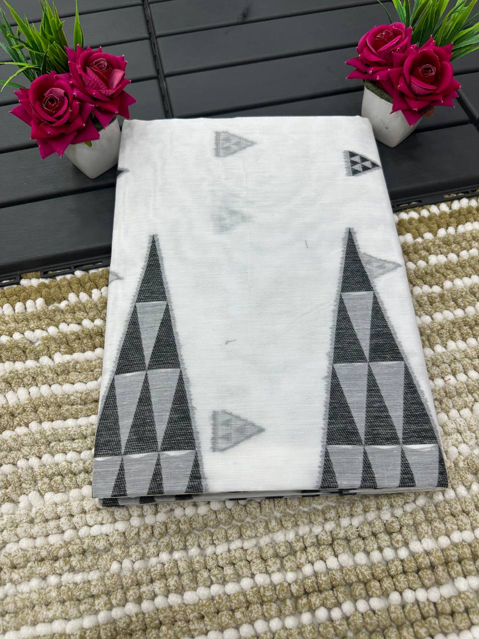 Shanvika Black & White Handloom Cotton Saree