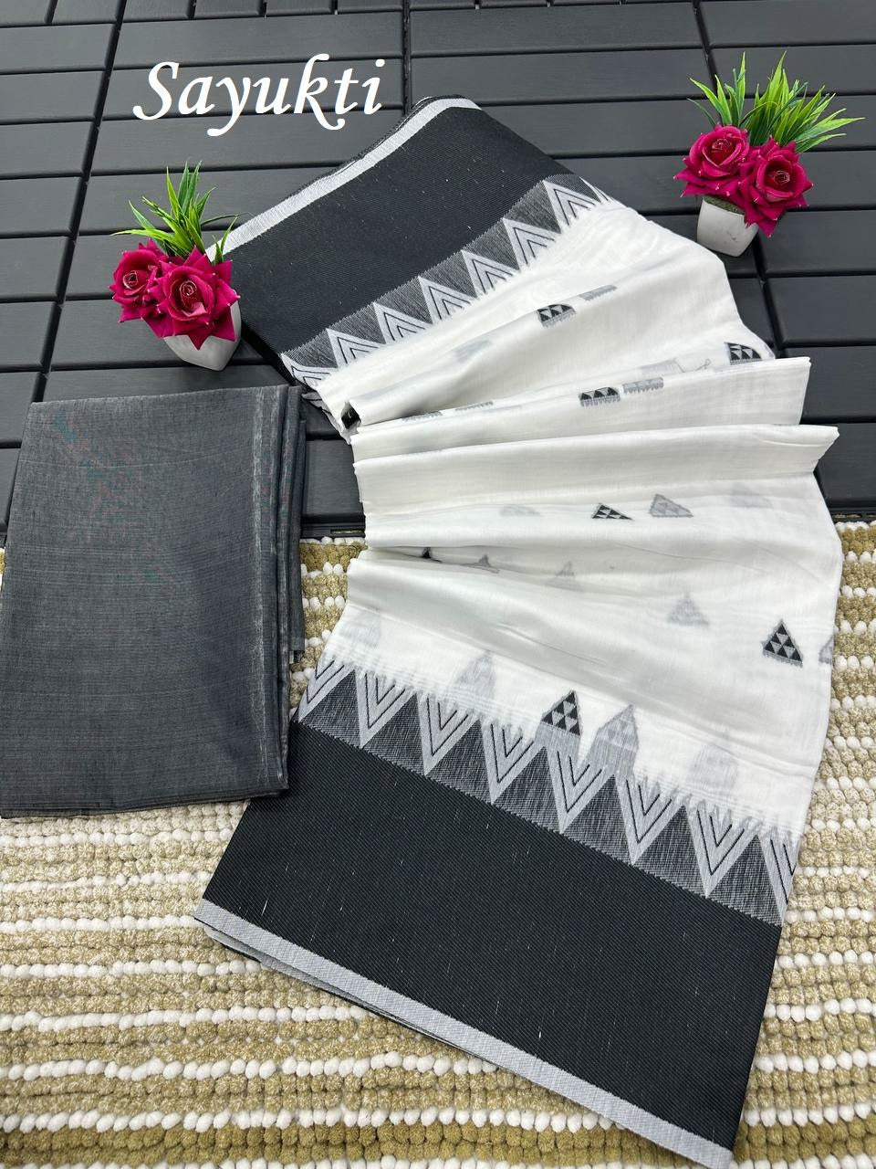 Shanvika Black & White Handloom Cotton Saree