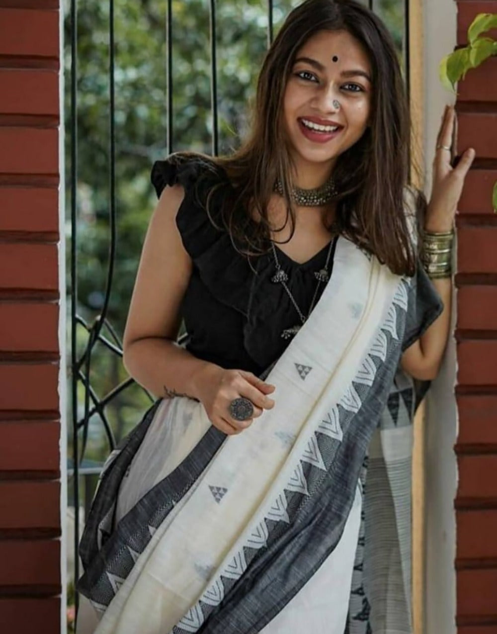 Shanvika Black & White Handloom Cotton Saree