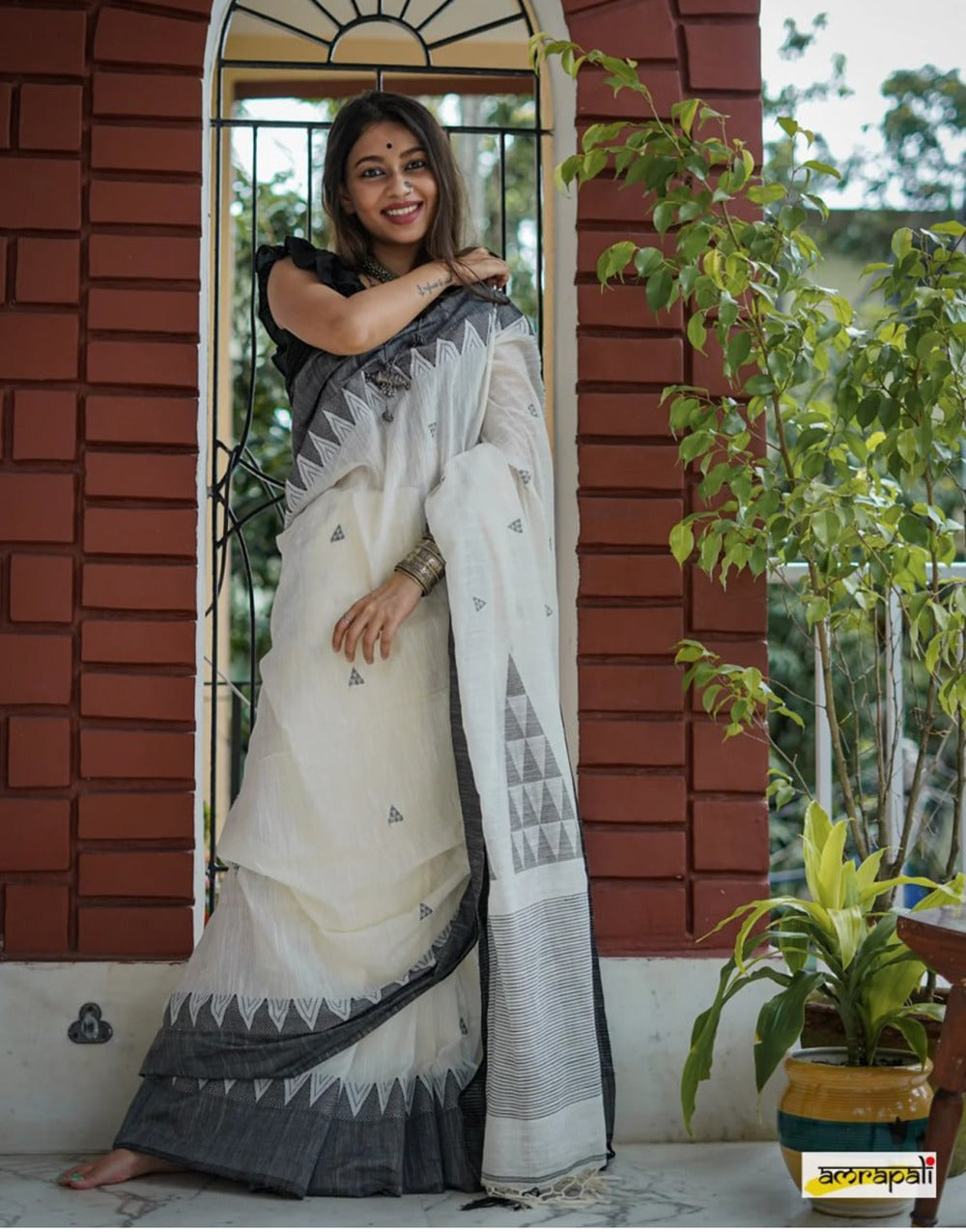 Shanvika Black & White Handloom Cotton Saree