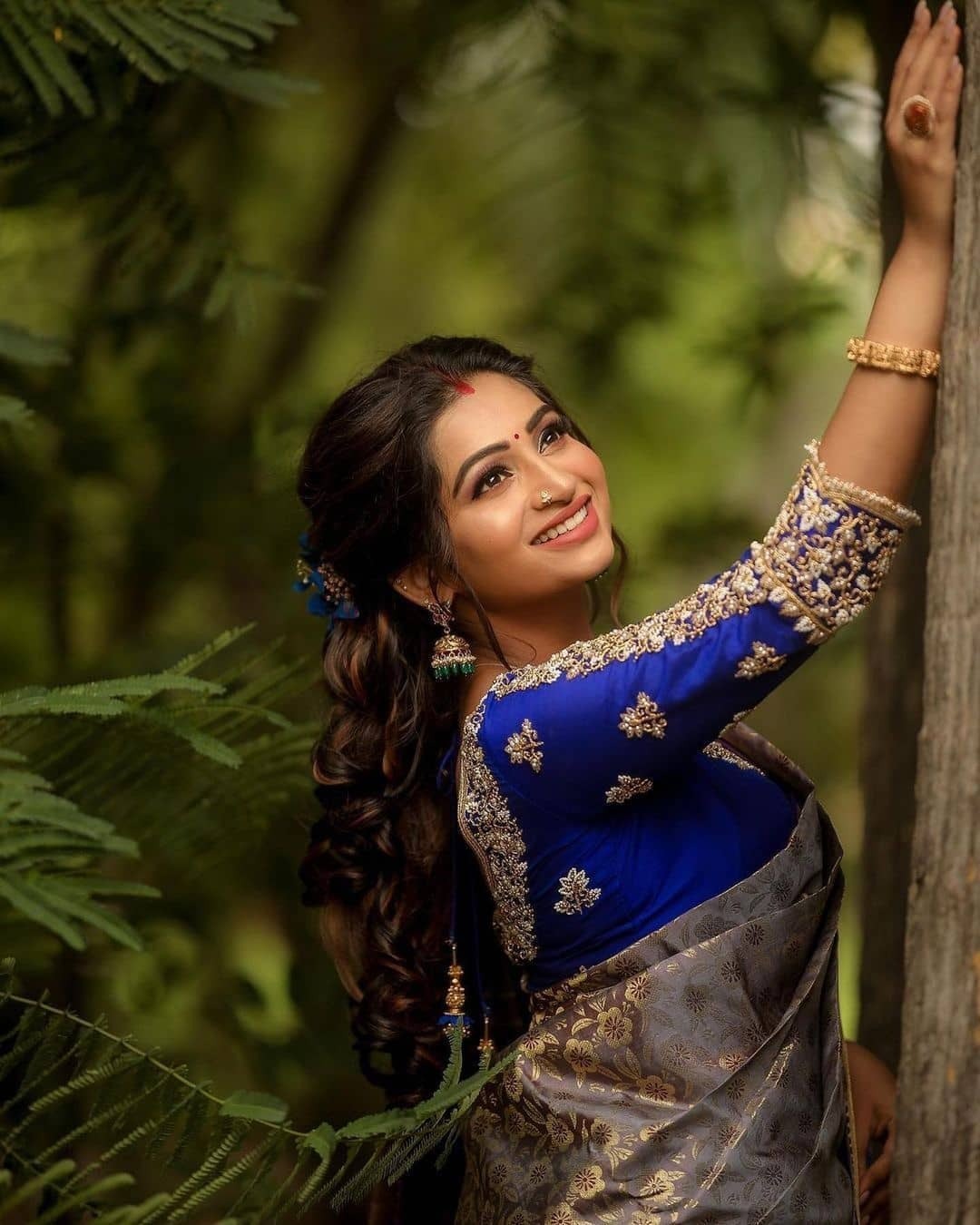 Annapurna - Grey Soft Silk Saree with Jacquard Work and Dual Blue Blouse Options
