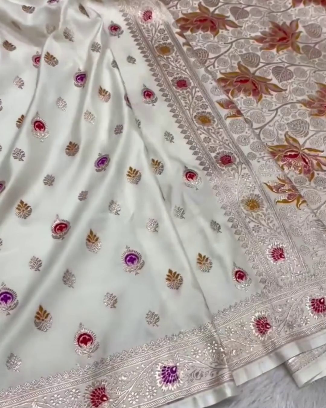 Mrinalini – White Satin Mashru Banarasi Saree with Meena Buta and Floral Zari Pallu