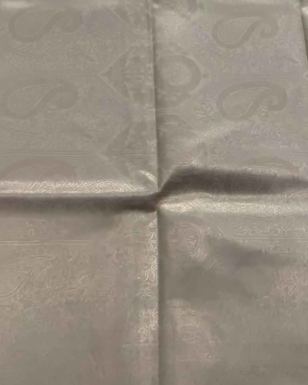 Ranjana – Off White Semi Brocade Soft Silk Saree with Floral Weave